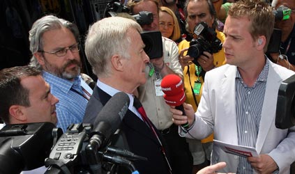 Mosley e la FIA vanno alla guerra<br>e decidono di far causa ai team