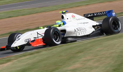 Silverstone, libere 2: Walker si conferma davanti a Martinez