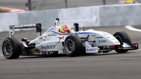 Nurburgring, gara 1: ancora Vanthoor
