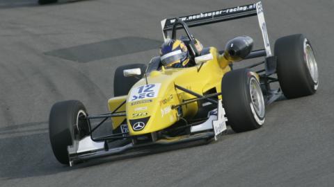 Nurburgring, gara 2: domino di Dillmann