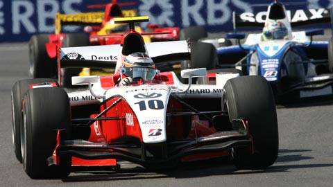 Valencia, gara 2: Hulkenberg stravince nel caos