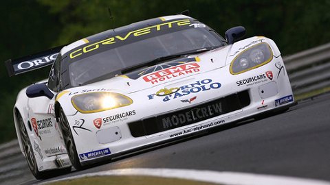 Una delle Corvette Alphand distrutta dal fuoco