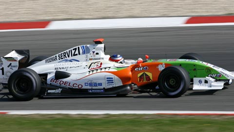 Nurburgring - Gara 1<br>Baguette sempre pi&ugrave; leader