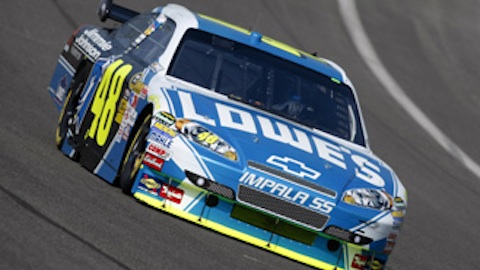 Fontana, gara: Johnson implacabile