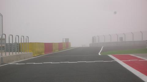 Alcaniz - La nebbia blocca piloti e team
