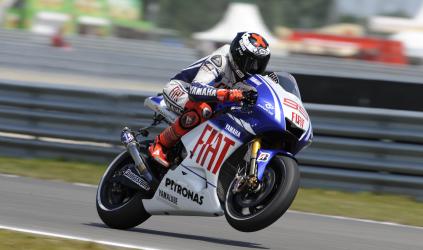 Laguna Seca, qualifica: <br> Lorenzo cade due volte ma va in pole