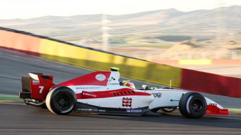 Victor Garcia firma con KMP