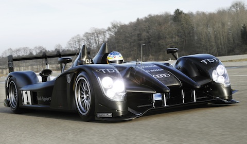 Audi presenta la rimaneggiata R15 Plus