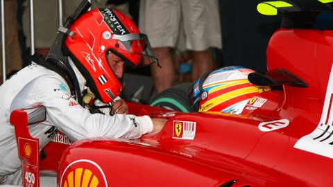 Melbourne - Tensione nel paddock<br>Schumacher critica Alonso e Hamilton
