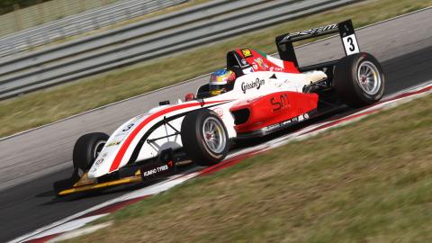 Magione, libere 2 – batteria 2<br>Prema sugli scudi