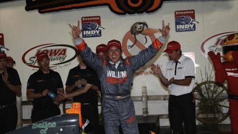 Iowa, gara: Saavedra dal primo all'ultimo giro