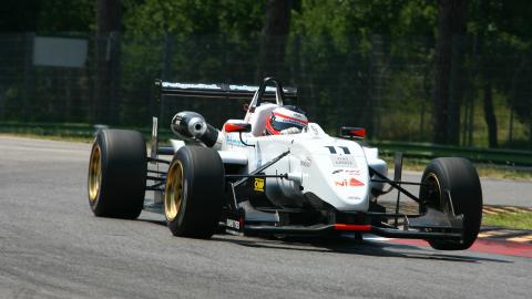 Imola, gara 2: Richelmi torna al successo