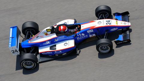 Ben 30 piloti impegnati a Varano per i test