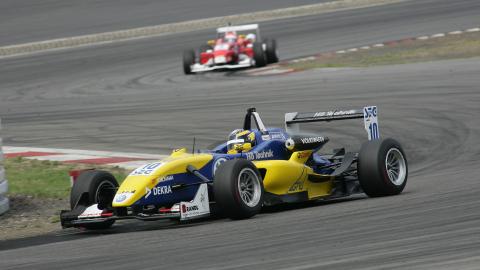 Nurburgring, gara 2: ancora Dillmann