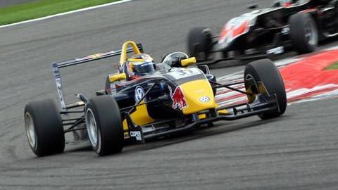 Spa, gara 2: Vergne sull'ottovolante