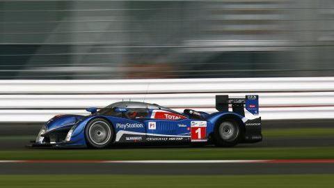 Silverstone, gara: doppietta tutta Peugeot 