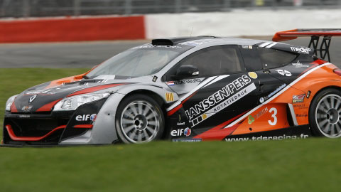 Silverstone, gara 2: rivincita di Catsburg