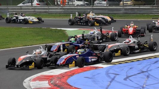 Monza, gara 2: vince Correa