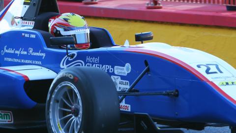 Mugello, libere 1: Jenzer cala il poker