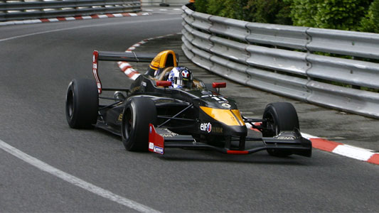 Pau, libere: Zimmer comincia da leader