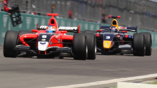 Nurburgring - Gara 1<br>Wickens e Ricciardo danno spettacolo
