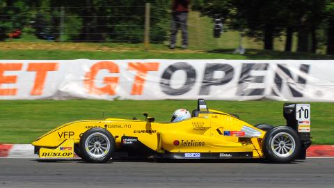 Brands Hatch, qualifica: Ilyas in pole