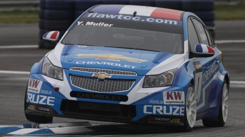 Oschersleben, gara 1: Muller su Huff di un soffio