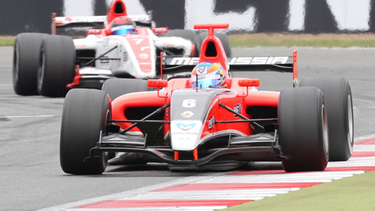 Silverstone - Gara 1<br>Wickens domina come nel 2008