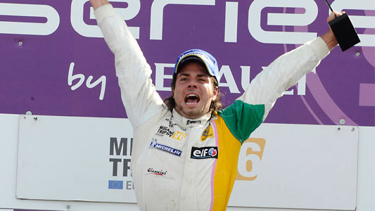 Silverstone, gara 2: Comini vince ed &egrave; campione