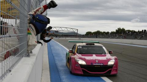 Le Castellet, gara 2: bella vittoria di Comini