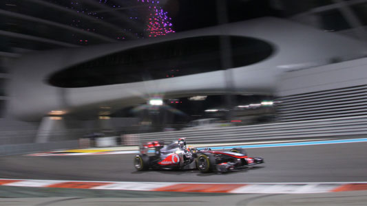 Yas Marina - Libere 2<br>McLaren al top, Alonso e Vettel crash