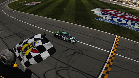 Kansas, gara: Hamlin si prende la vittoria