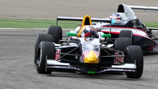 Alcaniz, gara 1: Kvyat vince, paura Villemi