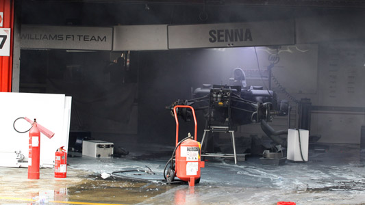A fuoco il box Williams<br>Tragedia sfiorata a Barcellona