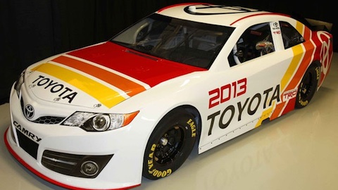 Toyota presenta la nuova Camry 013