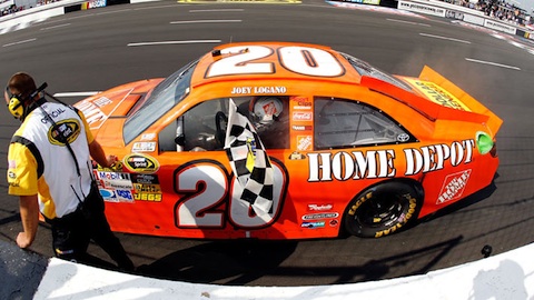 Pocono, gara: Logano sconfigge il maestro