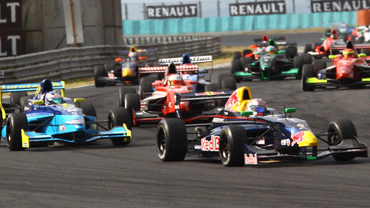 Budapest, gara 2: Kvyat domina
