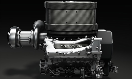 La Mercedes mette in mostra il nuovo V6