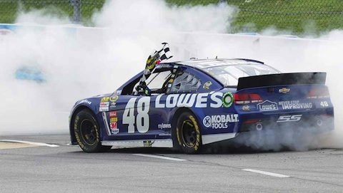 Martinsville, gara: l'ottava di Johnson
