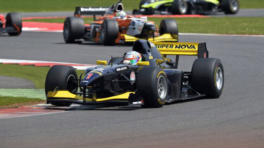 Silverstone - Gara 1<br>Karthikeyan leader, rimpianto Giovesi