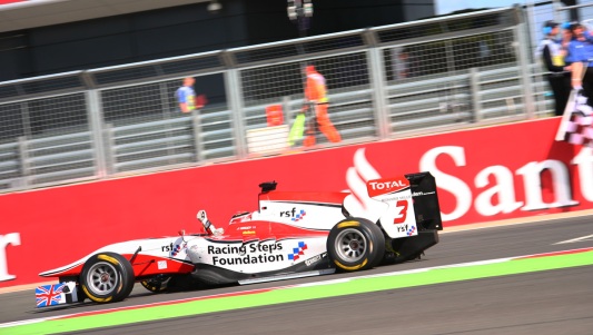 Silverstone, gara 1: successo casalingo di Harvey