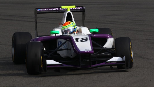Nurburgring, libere: grande ritorno per Sims