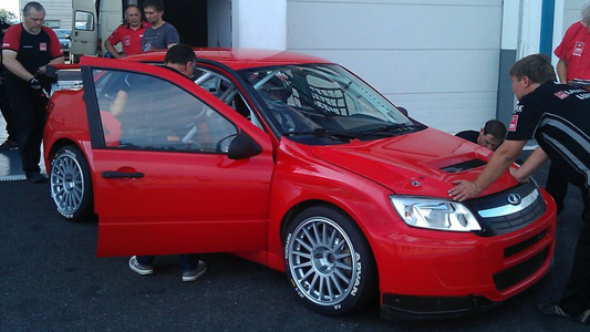 Anche Lada testa in assetto 2014 