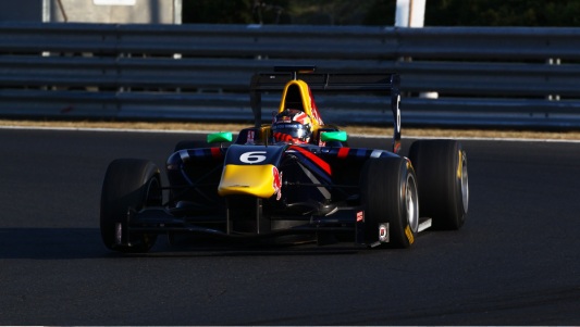 Budapest, libere: Kvyat al comando