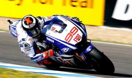Jerez, gara: Lorenzo beffa Pedrosa all’ultimo giro