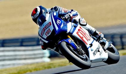 Le Mans, gara: Lorenzo mette in riga Rossi