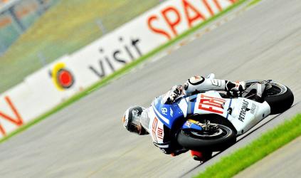 Silverstone, qualifica: Lorenzo torna in pole
