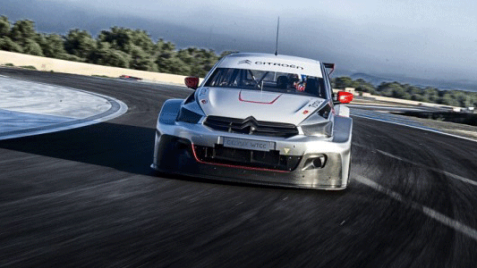 Citroen prova ad Abu Dhabi a ranghi completi