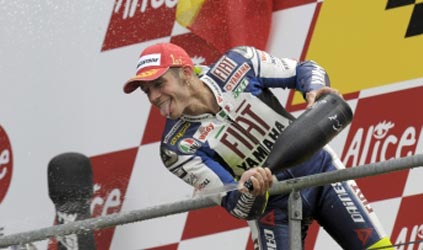 Rossi ancora con Yamaha -<br>Pedrosa vede il nuovo motore