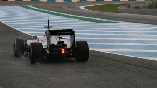 Pista allagata a Jerez, debutta la McLaren